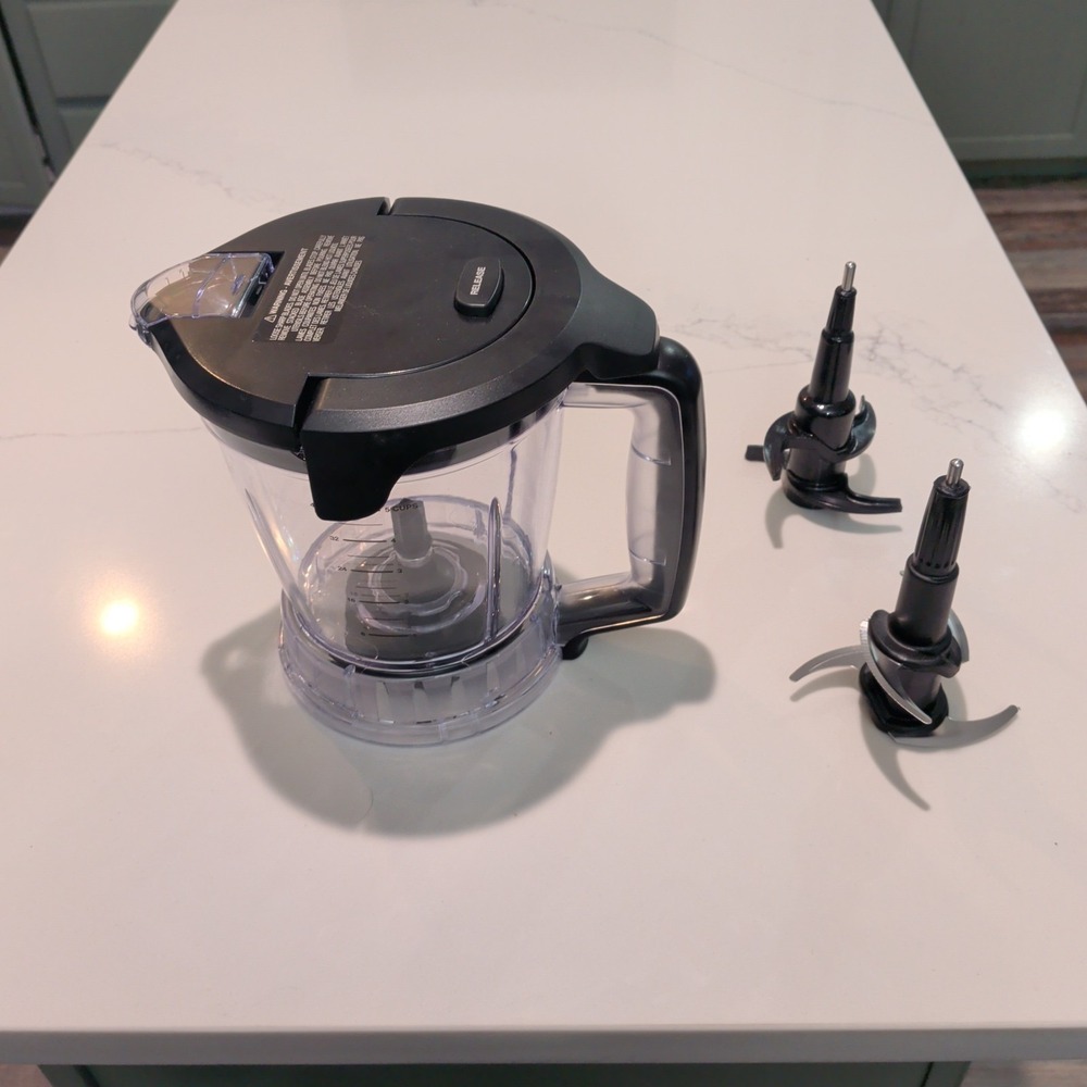 Ninja 40oz Processor Bowl Pitcher Regular Blade Dough Blade Locking Lid